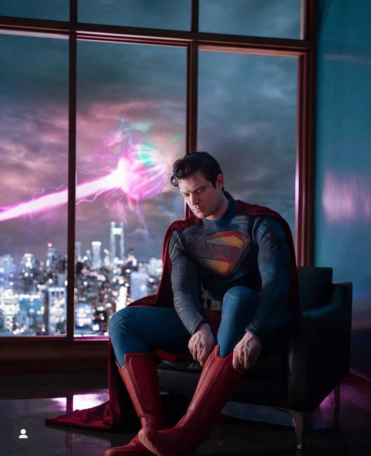 Джеймс Ганн впервые показал костюм Супермена из грядущего фильма «Супермен»1