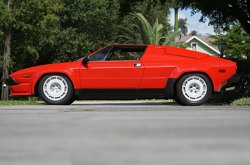 Производитель создал эту модель при участии Bertone для конкуренции с Ferrari и Porsche 911. Дебют состоялся на выставке в Женеве в 1981 году. До 1988-го собрано всего 410 единиц.