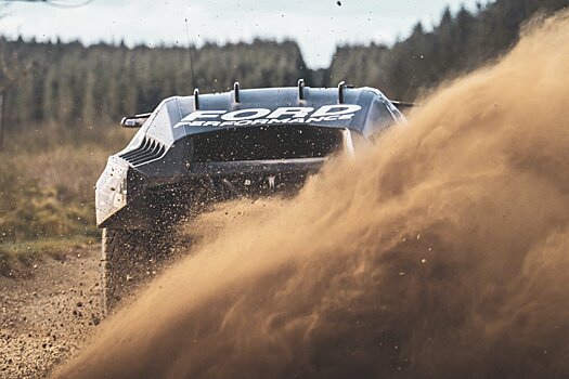 Ford показал первый снимок гоночного супервездехода Ranger Raptor для «Дакара»