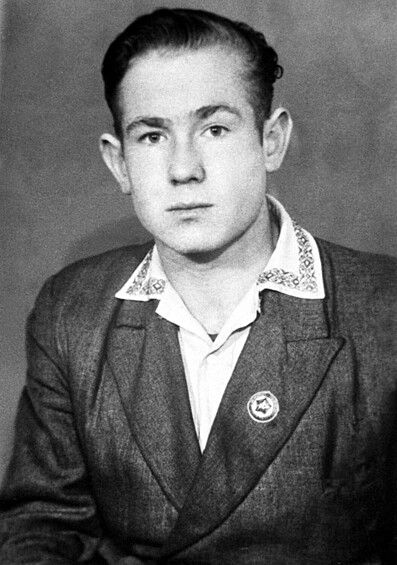 Алексей Леонов, 1952 год