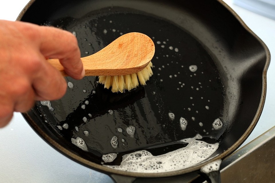 Как очистить ржавую чугунную сковороду: эффективные методы восстановления5