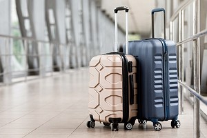 Как выбрать чемодан на колесах хорошего качества: материалы, размеры и особенности для авиаперелетов0