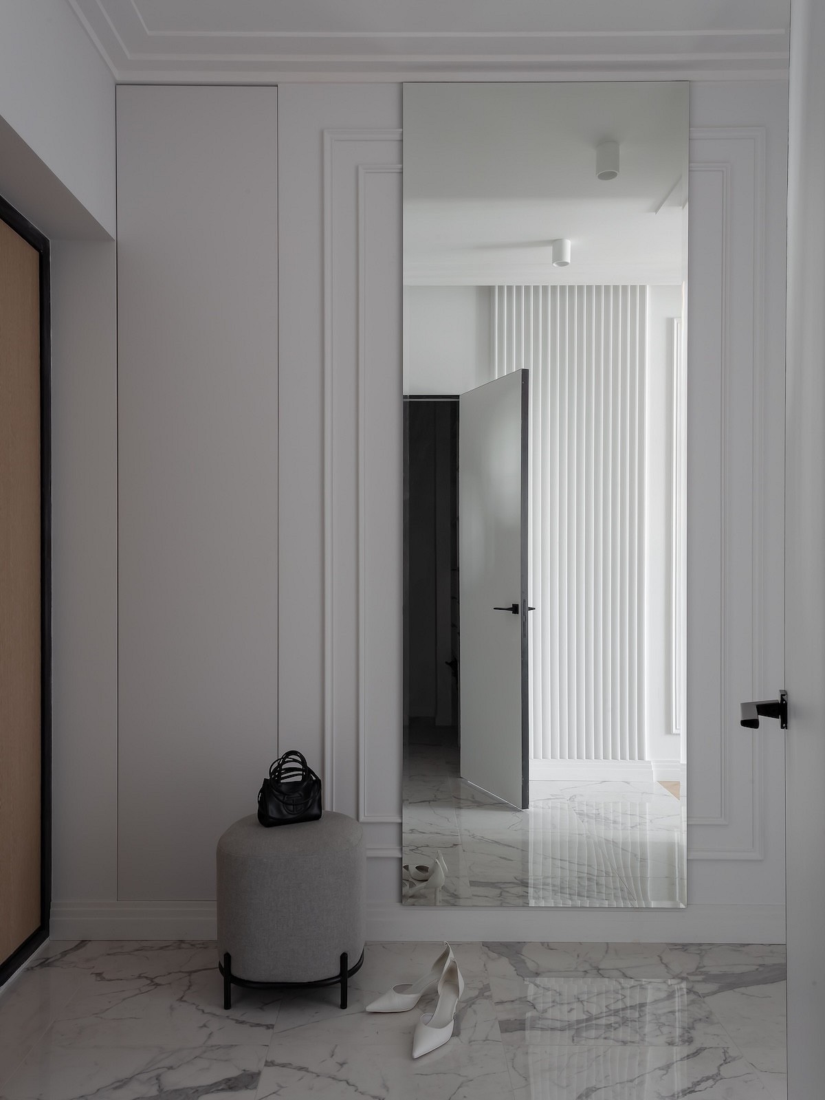Квартира 86 кв. м в подарок дочери: как дизайнер сделала из двушки почти трешку с двумя ванными и гардеробными34
