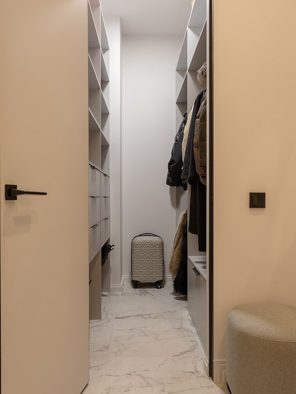 Квартира 86 кв. м в подарок дочери: как дизайнер сделала из двушки почти трешку с двумя ванными и гардеробными8