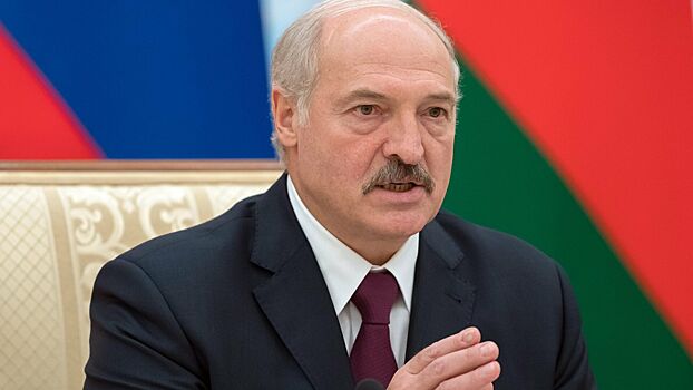 Лукашенко поздравил Путина с Днем Победы
