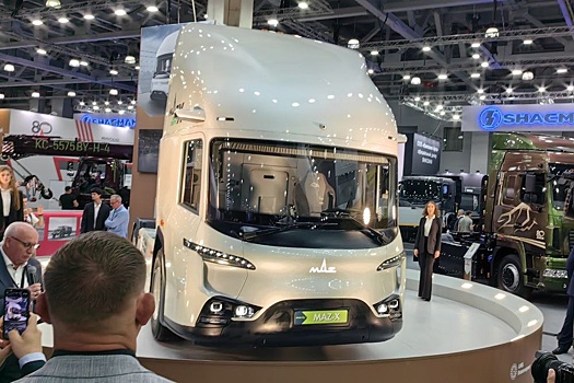 МАЗ представил концепт гибридного седельного тягача МАЗ-X