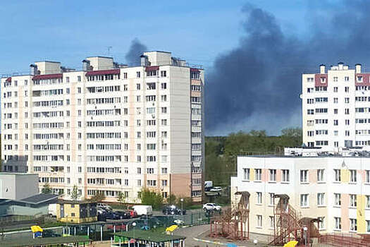 На севере Петербурга произошел сильный пожар
