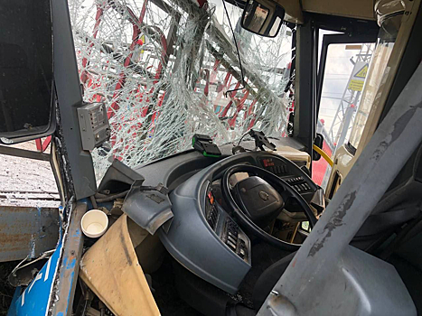 ДТП с автобусом в Новокузнецке травмировало восемь человек