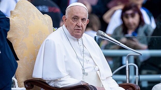Папа Римский попросил епископов не обучать гомосексуальных* семинаристов