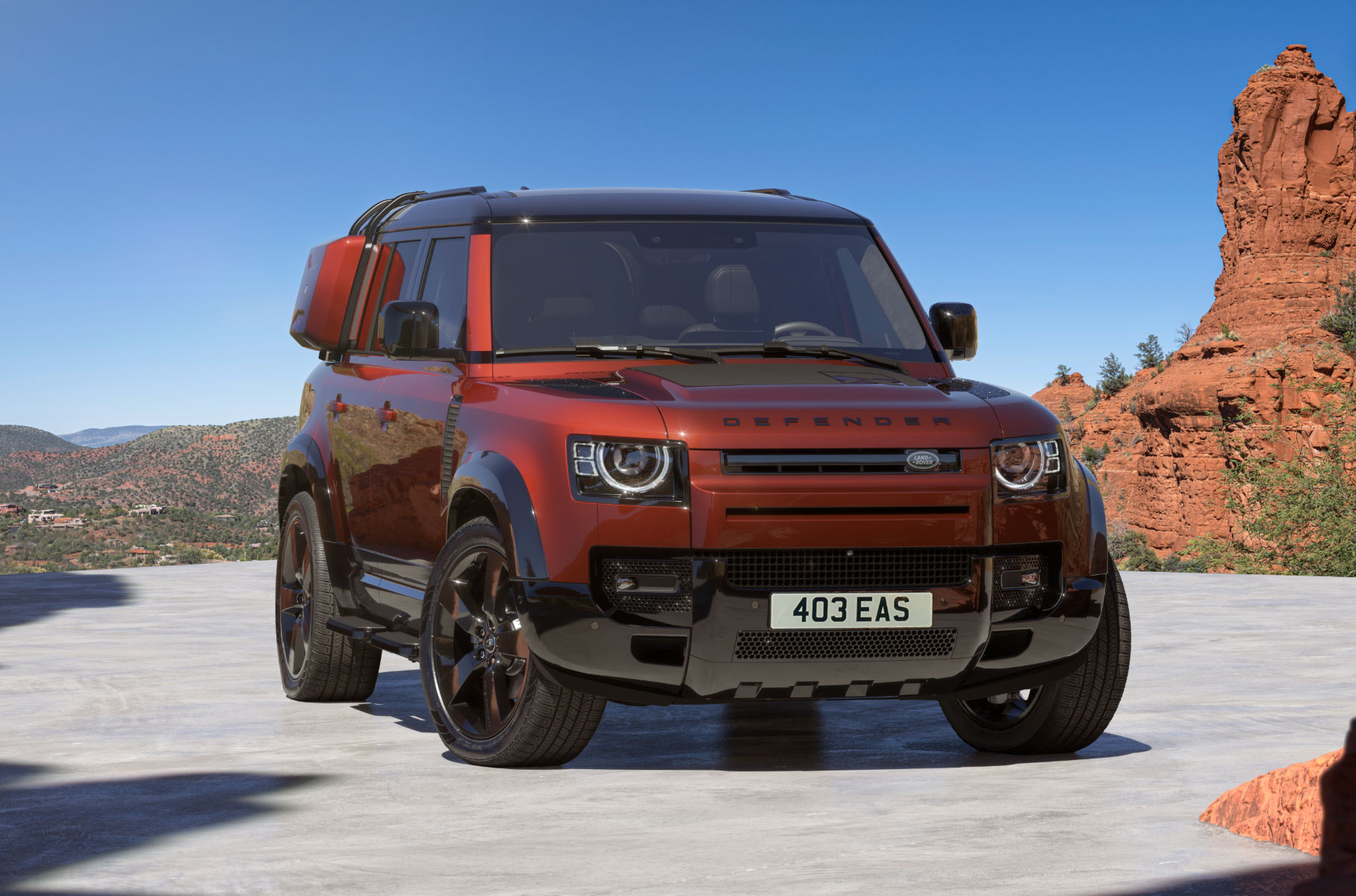 Представлен обновленный Land Rover Defender с самым мощным «дизелем»9