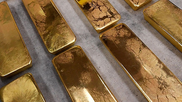 Индия вывезла 100 тонн золота из Великобритании