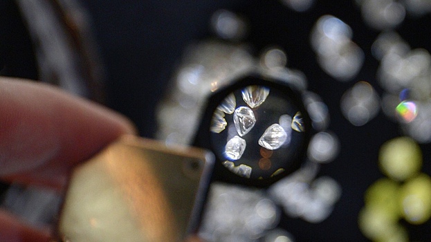 Российские ученые первыми в мире определили количество водорода в алмазах