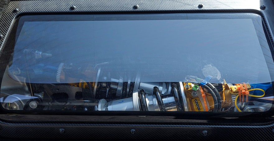 Шедевральный Ford Mustang GTD получил салонное окно для наблюдения за подвеской2