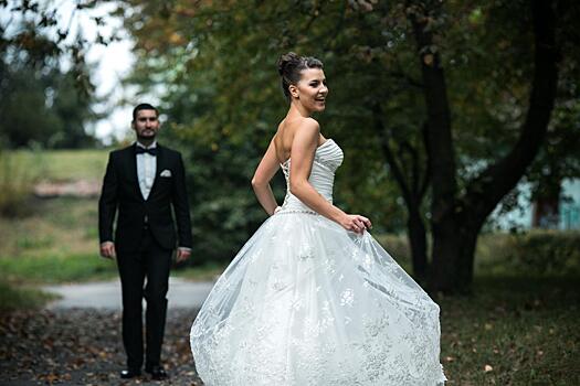 Свадьба без фотографий: в чем суть тренда и почему невесты от него в восторге