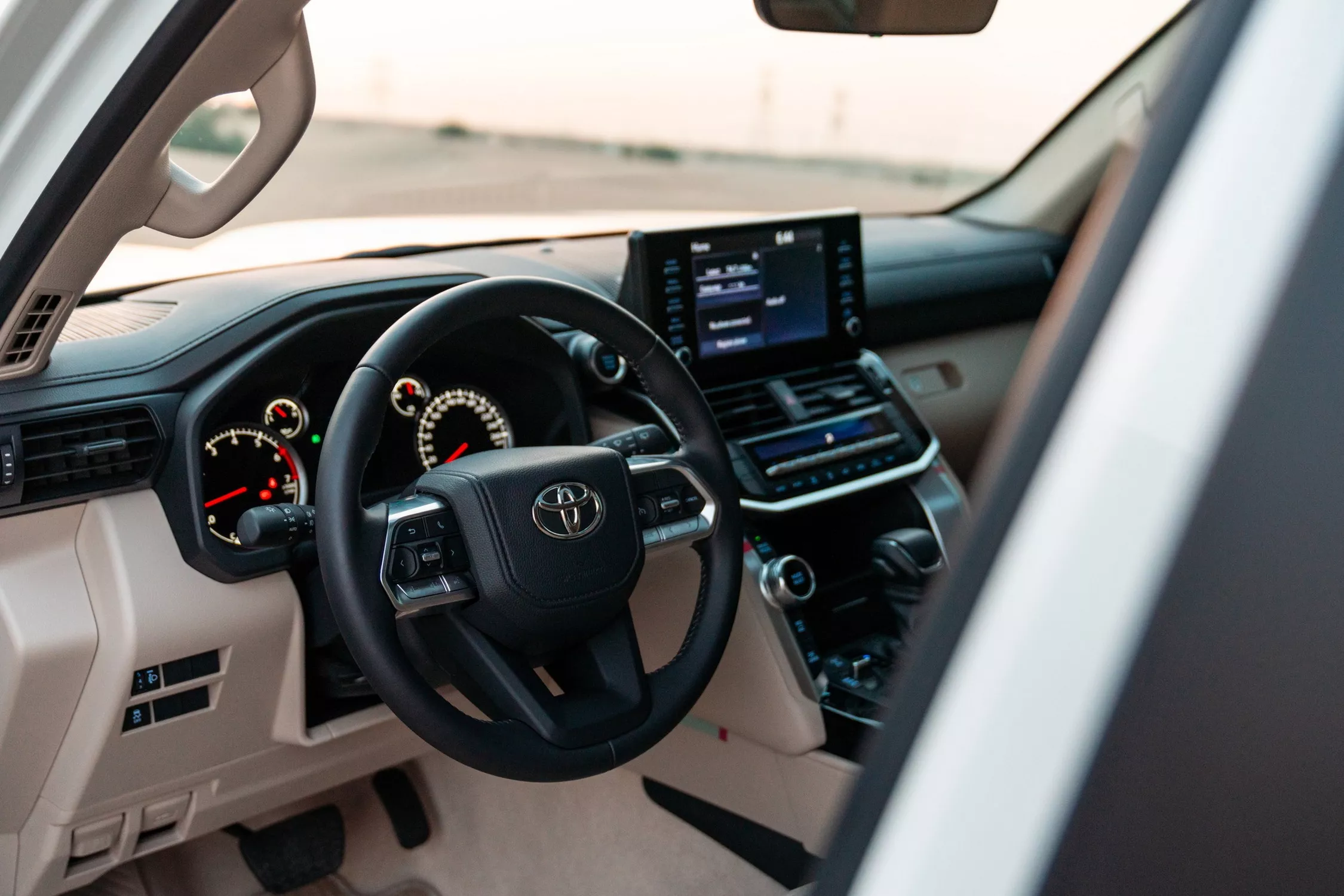 Toyota Land Cruiser 300 получила особую «дакаровскую» версию1
