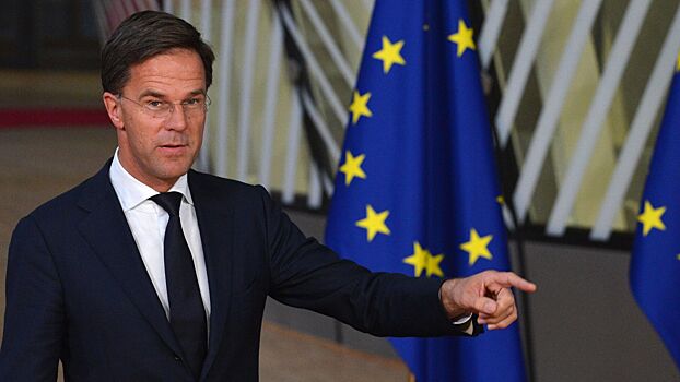 Венгрия предложила избрать генсеком НАТО президента Румынии