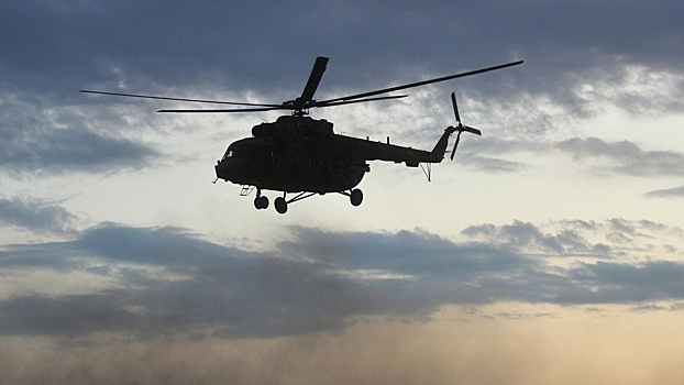 Вертолет Ми-8 совершил аварийную посадку в Мурманской области