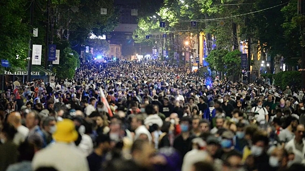 В центре Тбилиси началась массовая акция