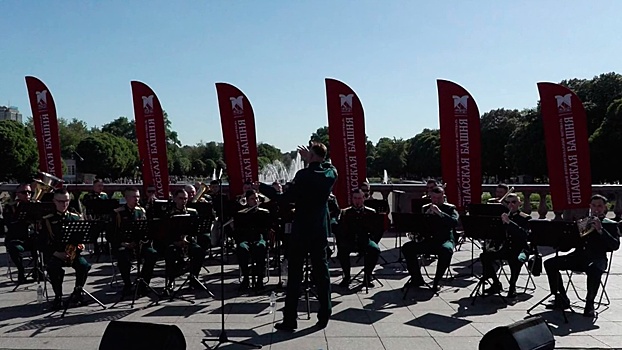 В парках Москвы открылся восьмой сезон выступлений военных оркестров