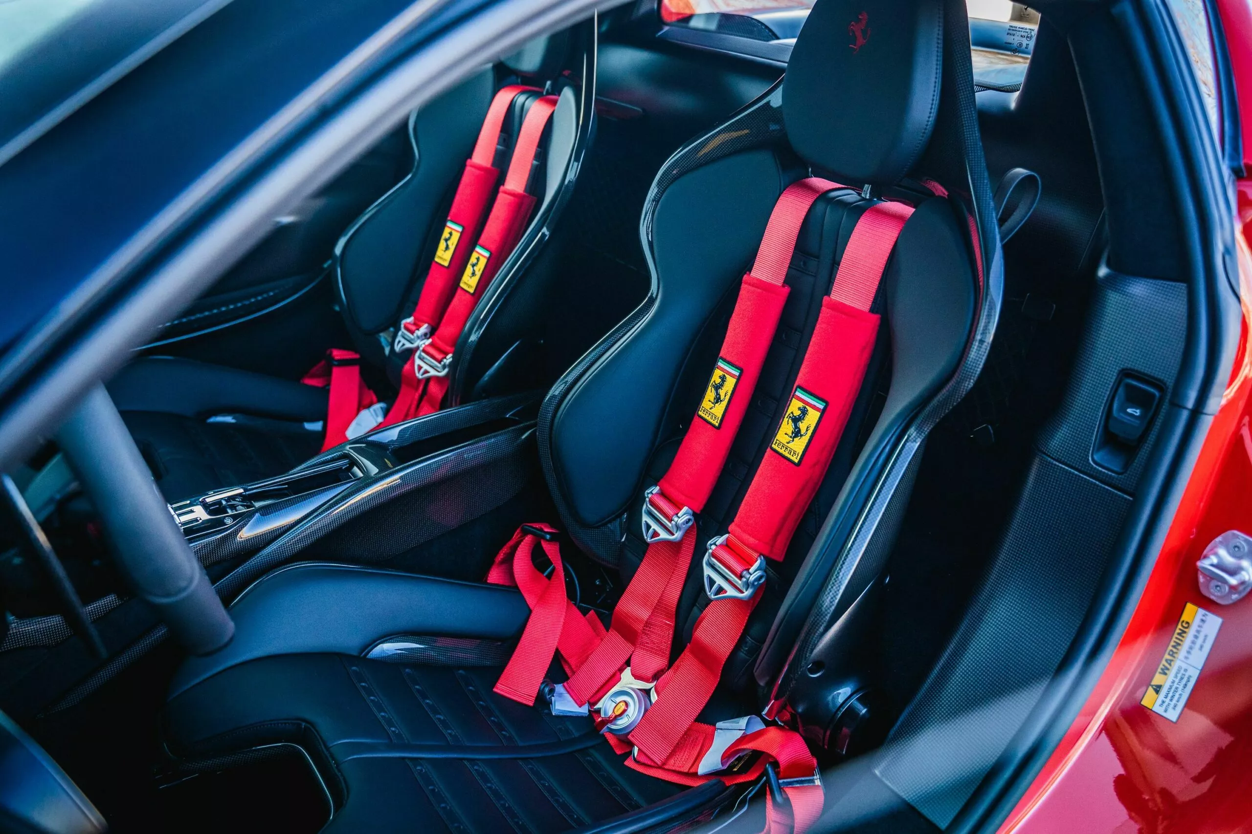 В продаже появился суперкар Ferrari в стиле McDonald's7