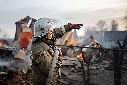 В Курской области начался пожар после атаки беспилотников ВСУ