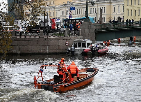 В Петербурге задержали подозреваемого по делу о падении автобуса в реку