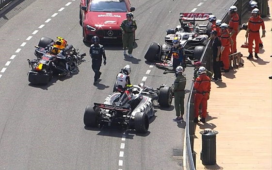 Во время гонок «Формулы-1» произошла серьезная авария