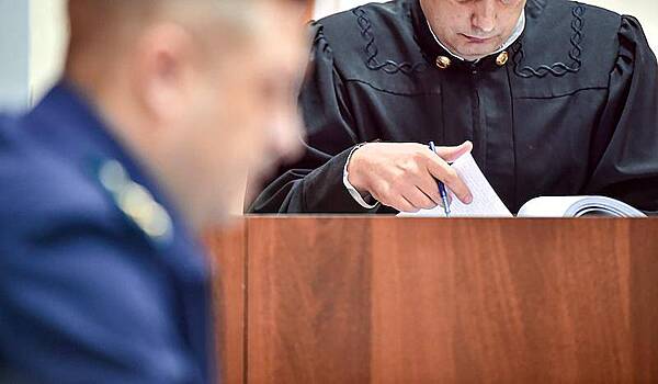 Зарубивший топором мать безработный россиянин предстанет перед судом