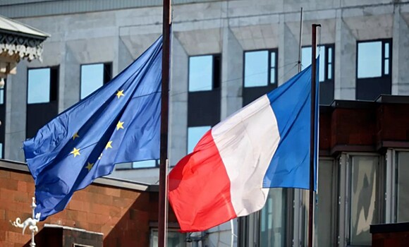 СМИ: досрочные выборы во Франции могут подорвать поддержку Украины