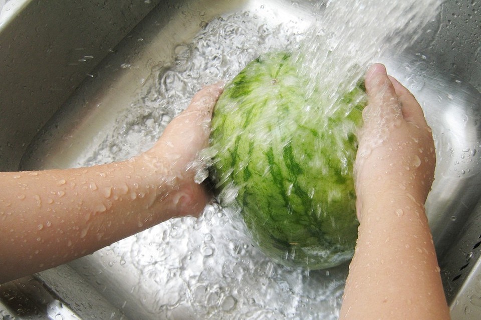 Чем мыть фрукты и овощи: эффективные средства и методы12