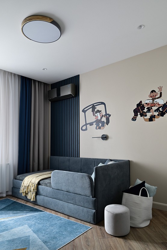 Четыре комнаты для семьи с двумя детьми. Как дизайнеры переделали квартиру с ремонтом 2000-х? Фото до и после26
