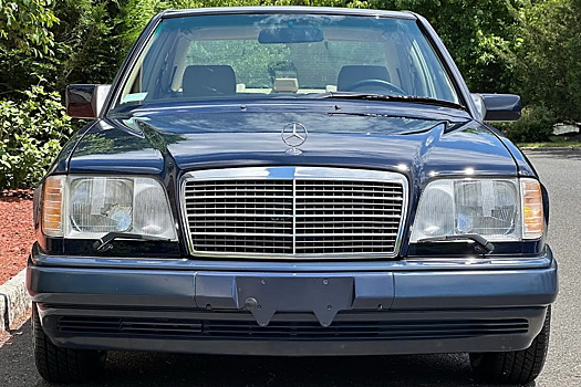 Старый дизельный Mercedes W124 был продан с молотка дороже нового E-Class