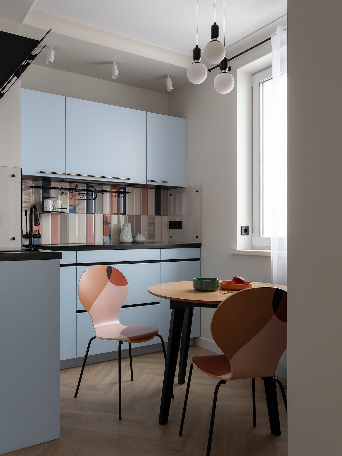 Интерьер для молодоженов: как дизайнер оформила первую квартиру 43 кв. м для семьи13