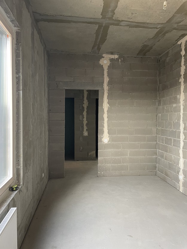 Из бетонных стен — в стильный уютный интерьер для двоих: квартира 50 кв. м26
