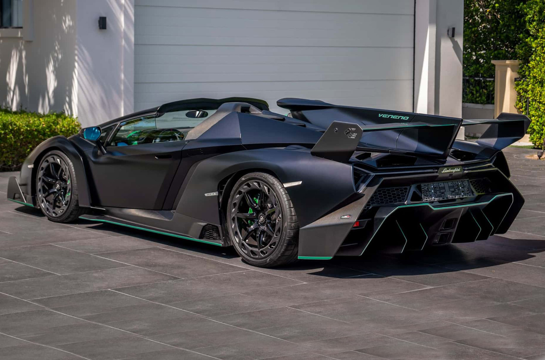 Lamborghini Veneno стал самым дорогим автомобилем, проданным в интернете2
