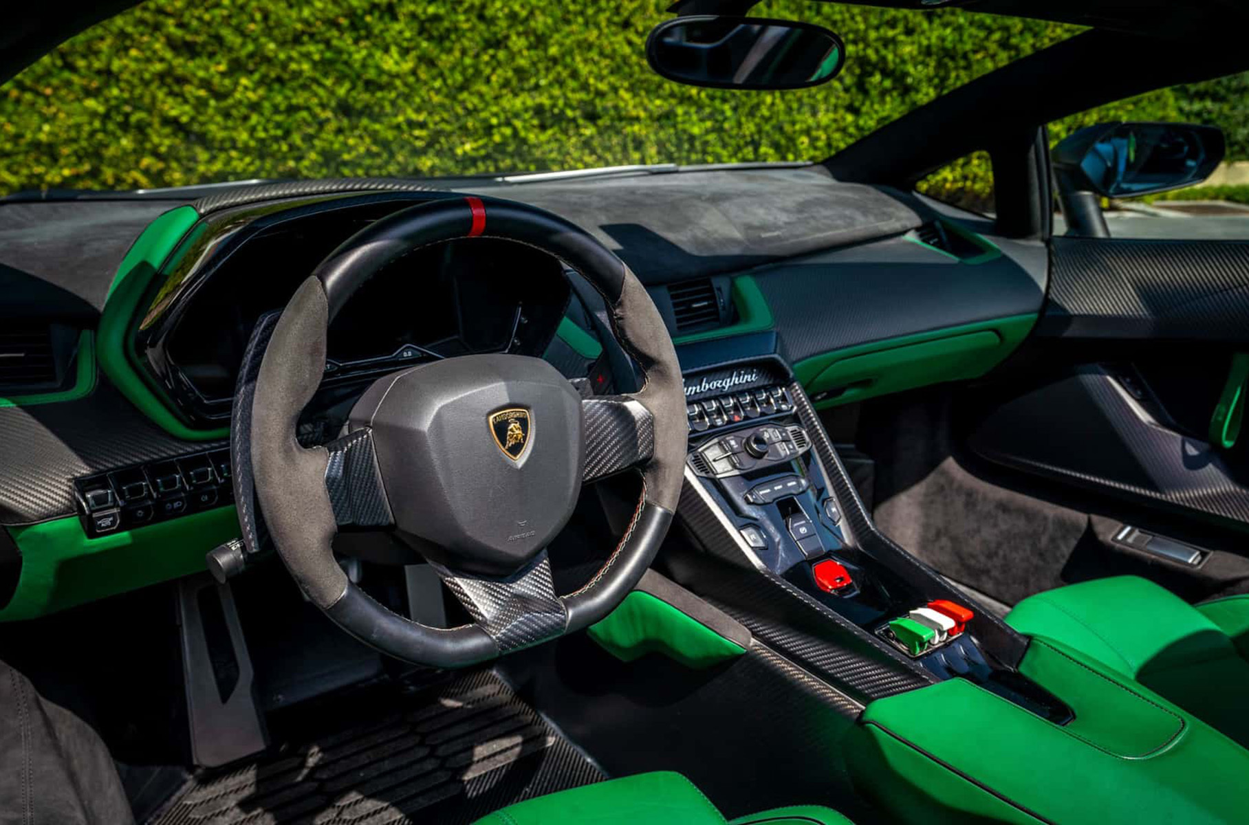 Lamborghini Veneno стал самым дорогим автомобилем, проданным в интернете6