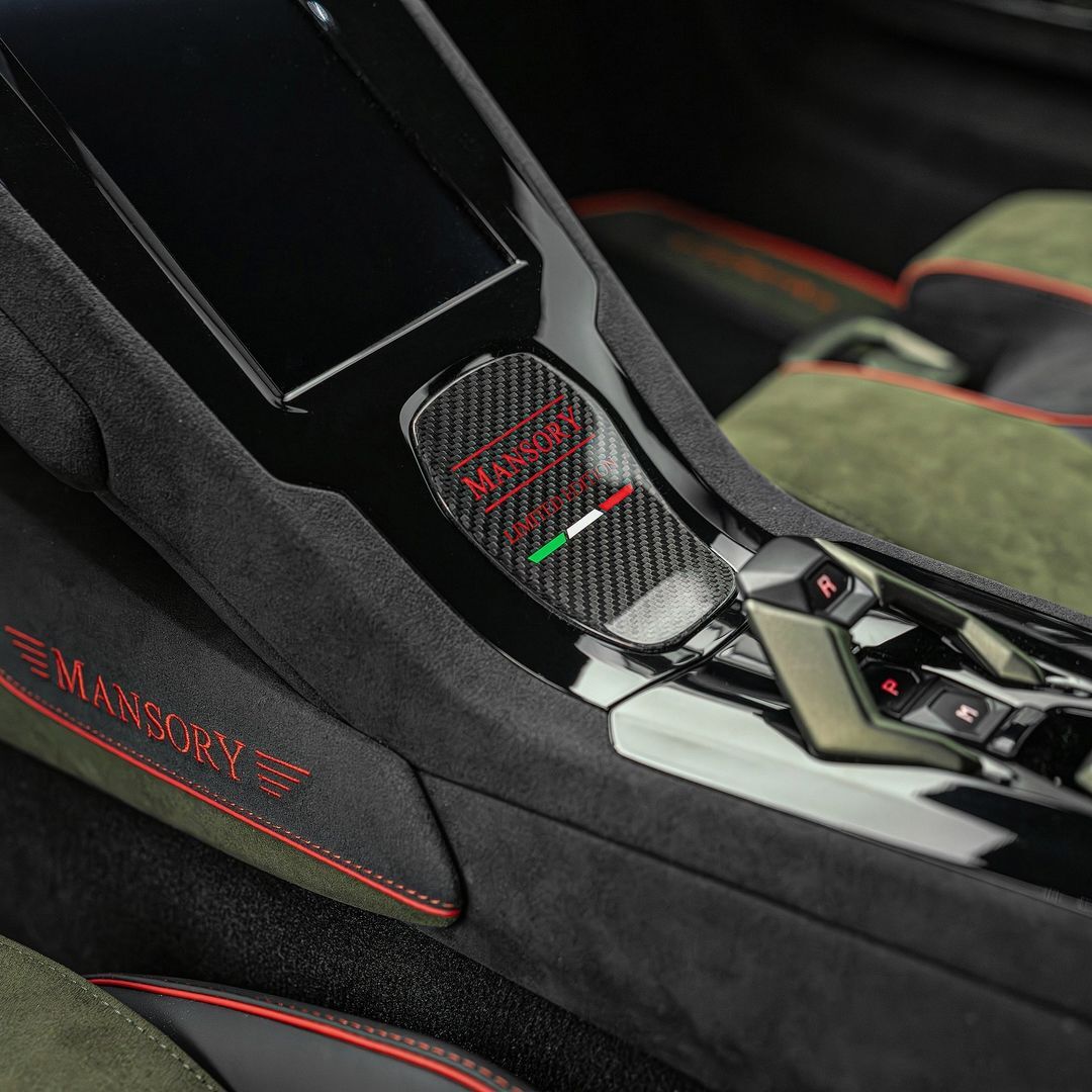 Mansory доработала внедорожный суперкар Lamborghini на свой вкус8