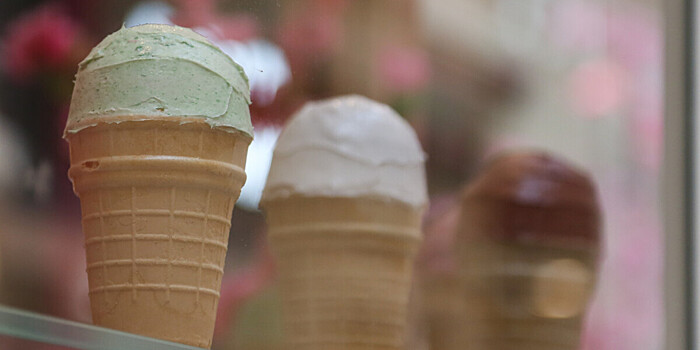 Миф о пользе мороженого для охлаждения в жару развеял врач
