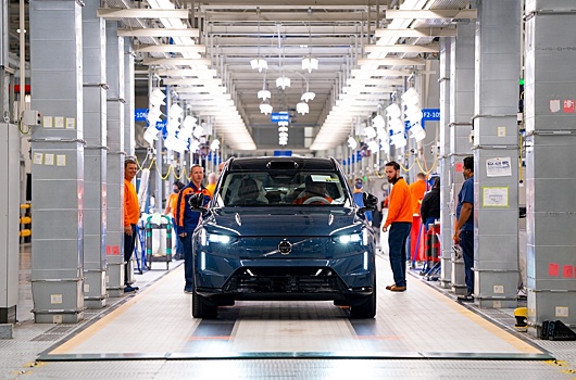 Началось серийное производство нового электрического Volvo EX90