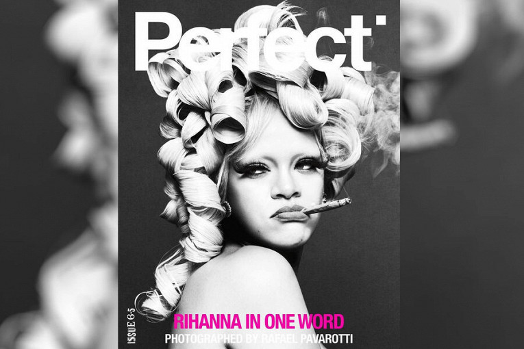 Певица Рианна снялась без бровей для обложки журнала1