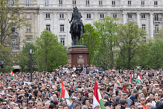 Политолог назвал цель Запада в протестах в Венгрии
