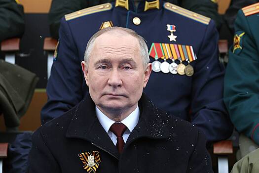 Путин поблагодарил родных военного за совет передать ему плед на параде