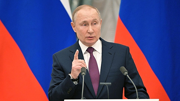 Путин призвал сохранять темпы развития РФ