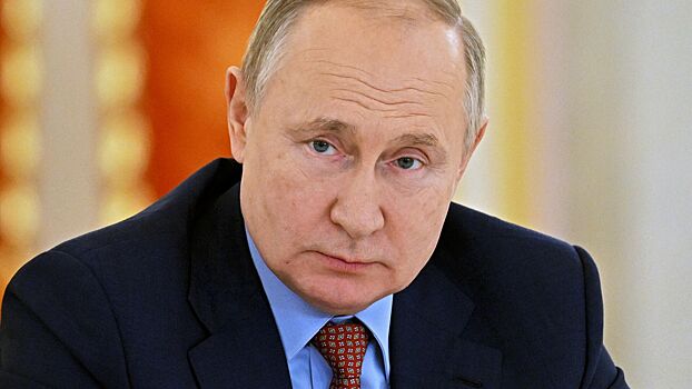 Путин упрекнул модератора ПМЭФ в том, что он «хрюкнул»