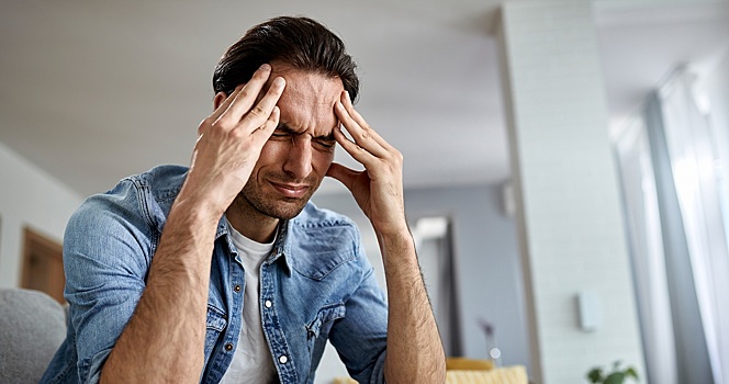 Раскрыты особенности головной боли из-за обезвоживания