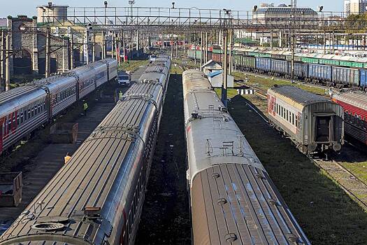 Житель Екатеринбурга проснулся на крыше поезда