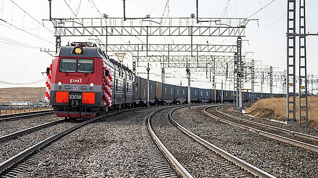 РЖД запустили поезд Адлер - Махачкала на летний сезон