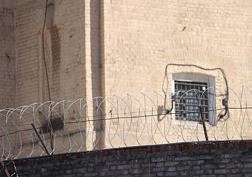 Стало известно, как арестанты из СИЗО выдавили решетки на окне для побега