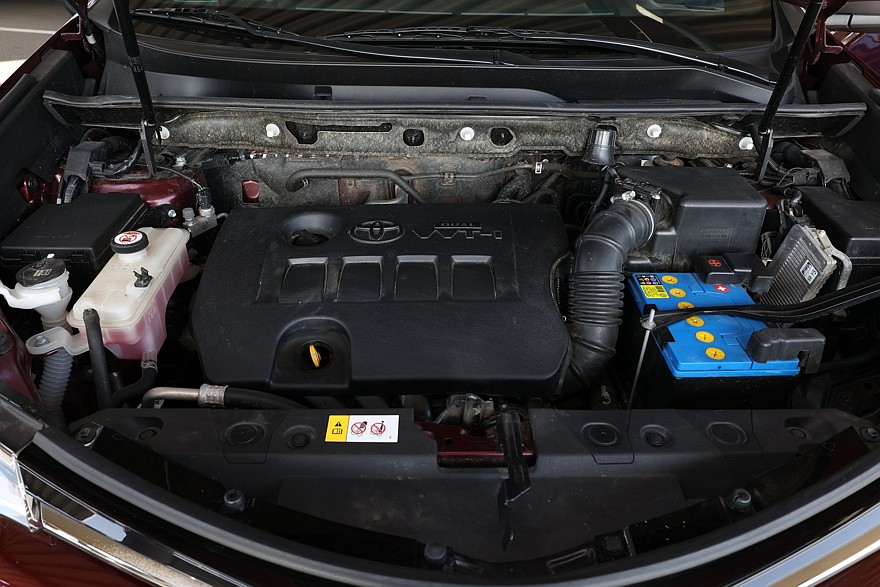 Toyota RAV4 IV (XA40) с пробегом: дизель от BMW, дешевый вариатор и ступицы-расходники15