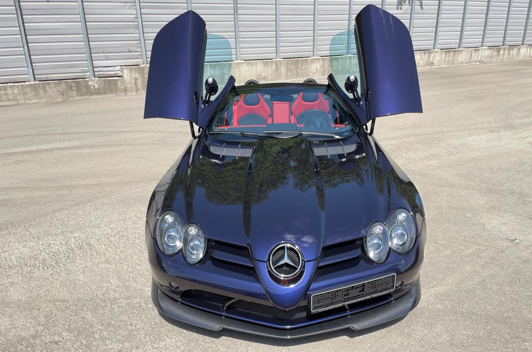 В Москве продают редчайший Mercedes-Benz SLR McLaren. Очень дорого6